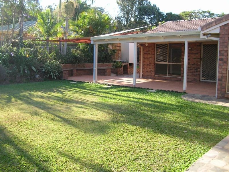 27 Bradstone Road, Carrara QLD 4211