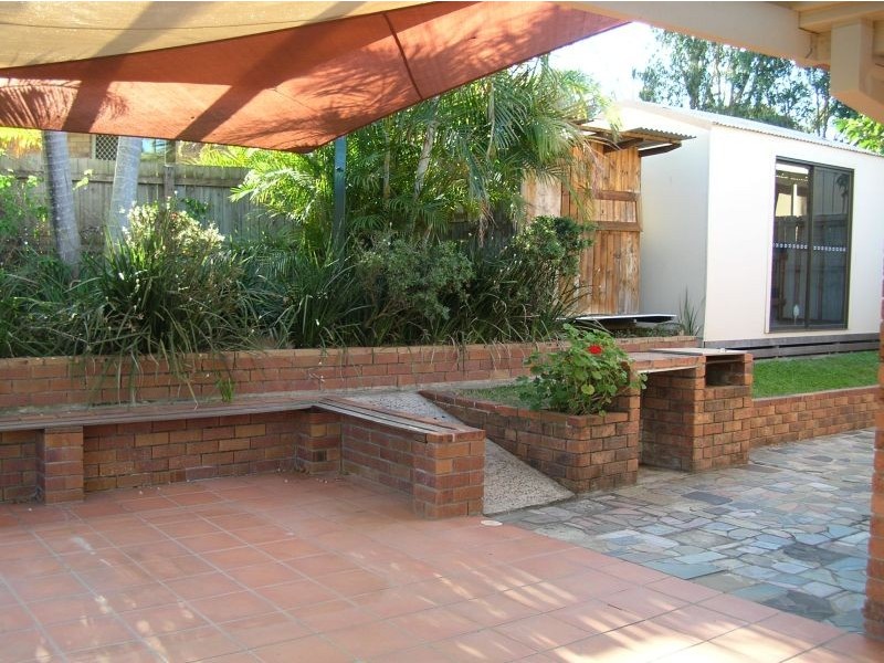 27 Bradstone Road, Carrara QLD 4211