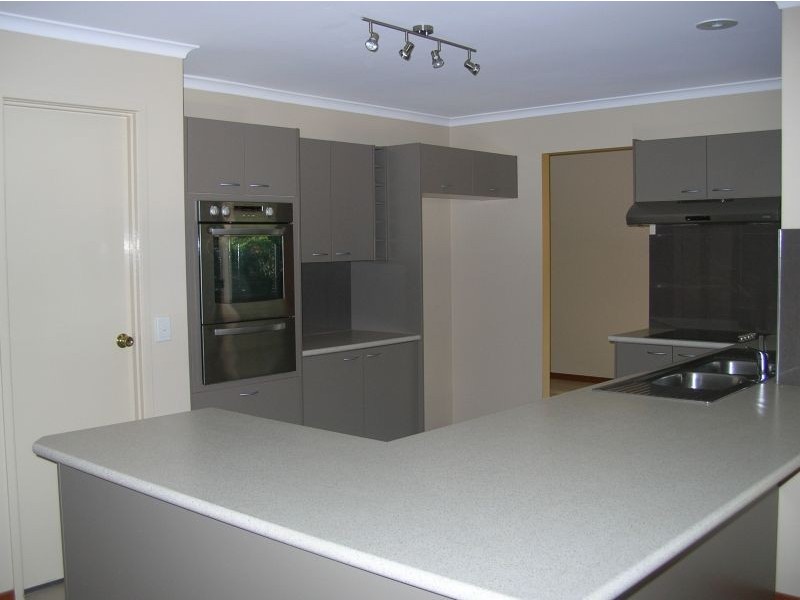 27 Bradstone Road, Carrara QLD 4211