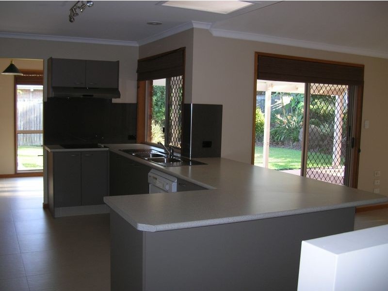 27 Bradstone Road, Carrara QLD 4211