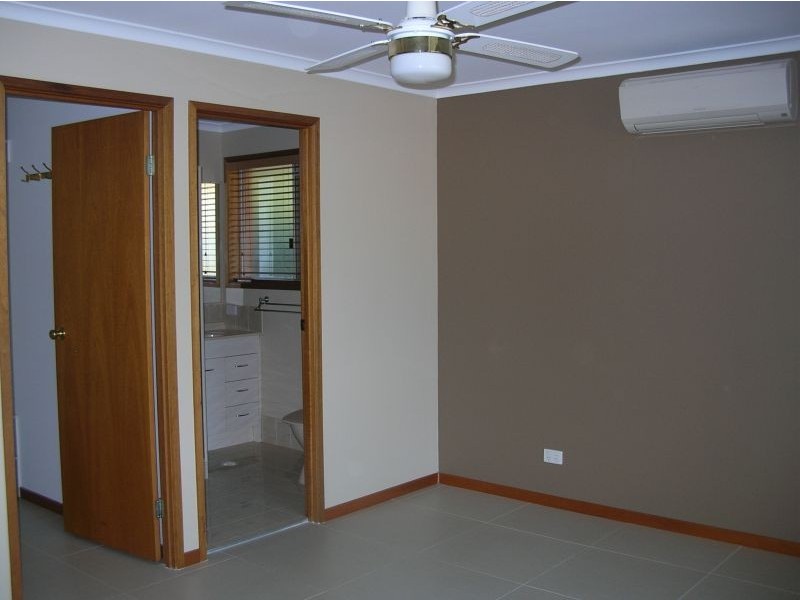 27 Bradstone Road, Carrara QLD 4211