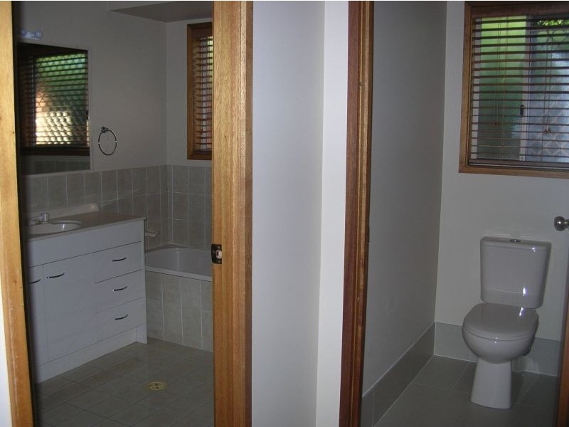 27 Bradstone Road, Carrara QLD 4211