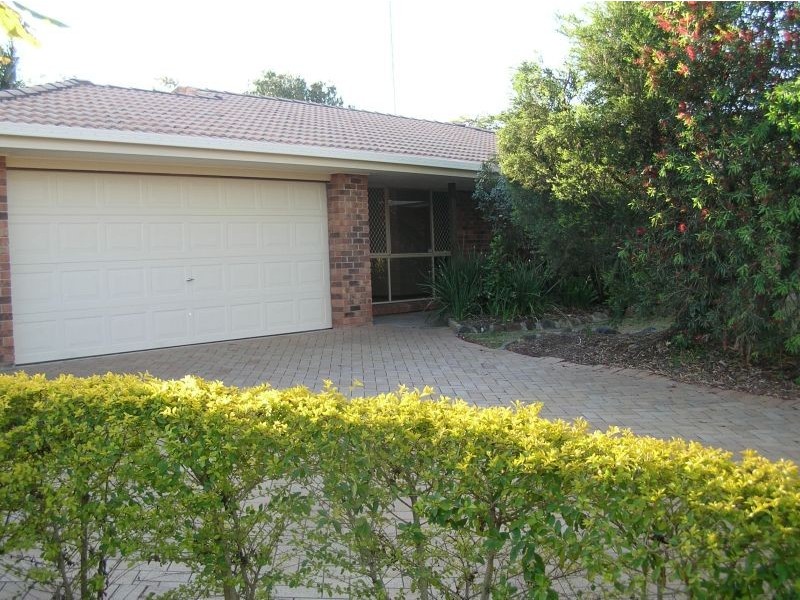 27 Bradstone Road, Carrara QLD 4211