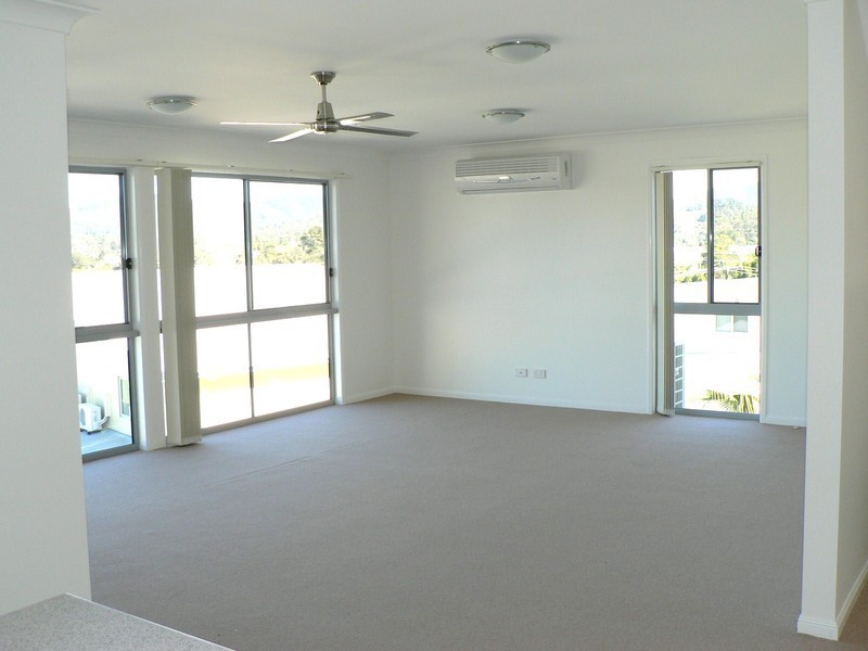 16/1  Hinterland Drive, Mudgeeraba QLD 4213
