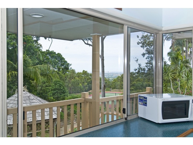 63 Wallaby Drive, Mudgeeraba QLD 4213