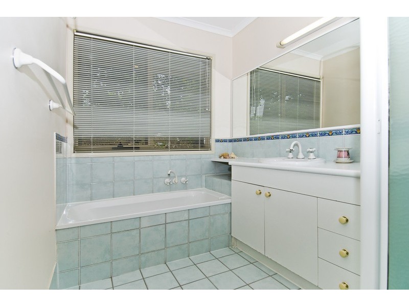 63 Wallaby Drive, Mudgeeraba QLD 4213