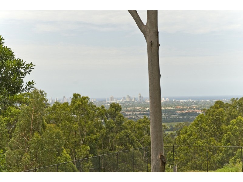 63 Wallaby Drive, Mudgeeraba QLD 4213