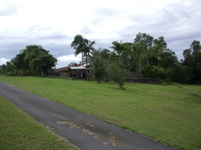 2 Coorumbene Court, Tallai QLD 4213