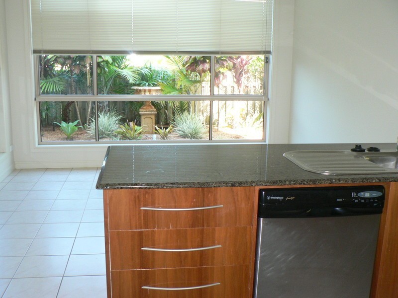 16 Blue Ridge Cres, Varsity Lakes QLD 4227