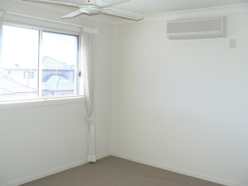 16 Blue Ridge Cres, Varsity Lakes QLD 4227