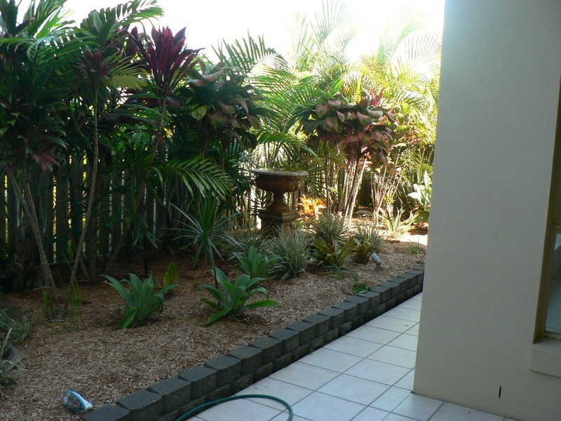 16 Blue Ridge Cres, Varsity Lakes QLD 4227