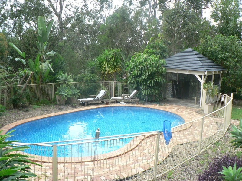 8 Nash Road, Worongary QLD 4213