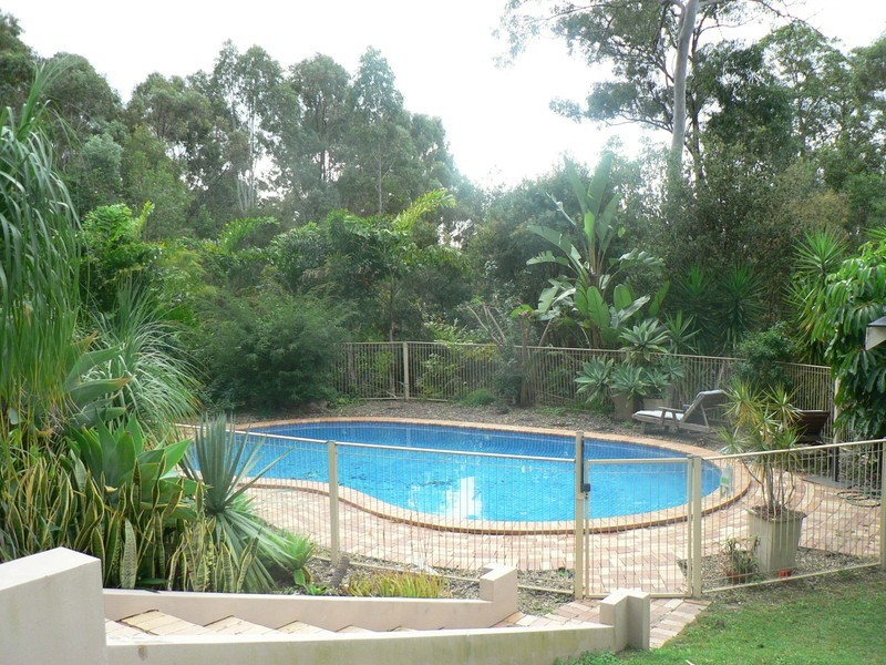 8 Nash Road, Worongary QLD 4213