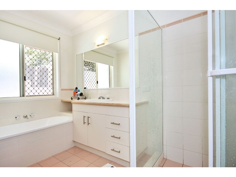 5 Golf View Terrace, Robina QLD 4226