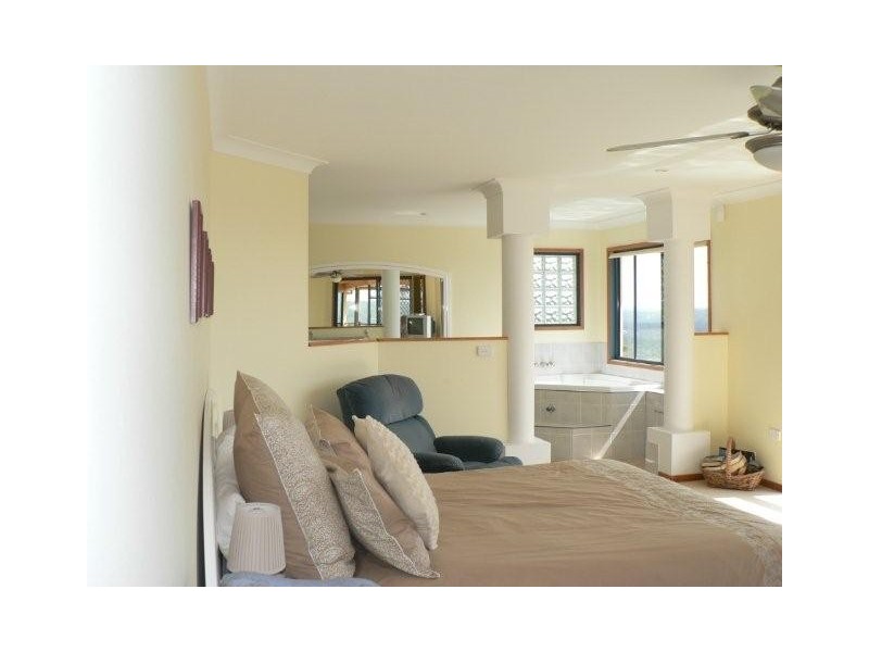 124 Strawberry Road, Bonogin QLD 4213