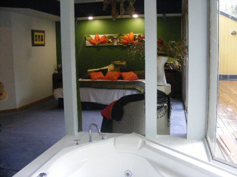 25 Bromfield Drive, Bonogin QLD 4213