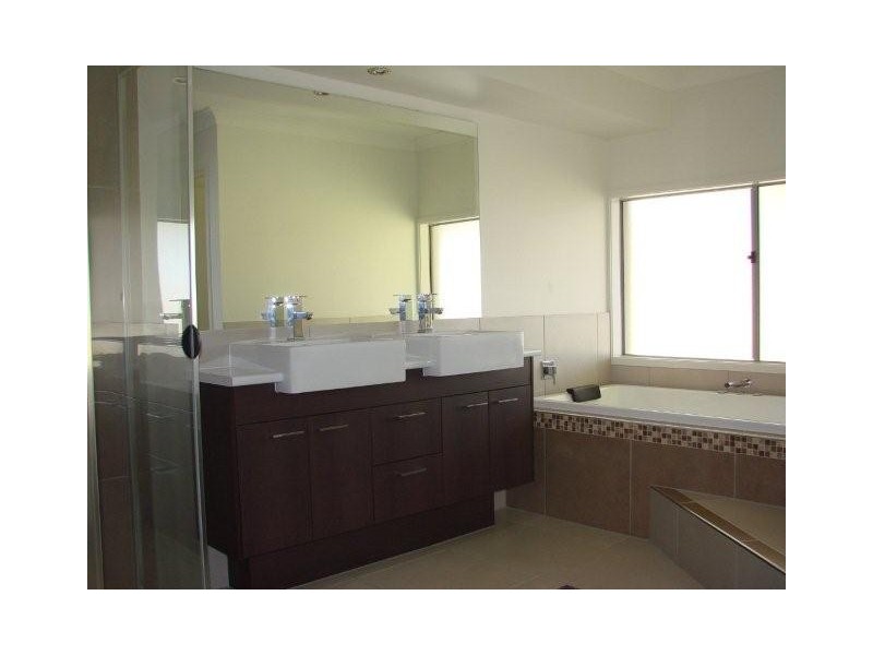 7 Jackaroo Crescent, Gilston QLD 4211