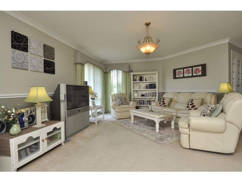 16 Bendigo Crescent, Tallai QLD 4213