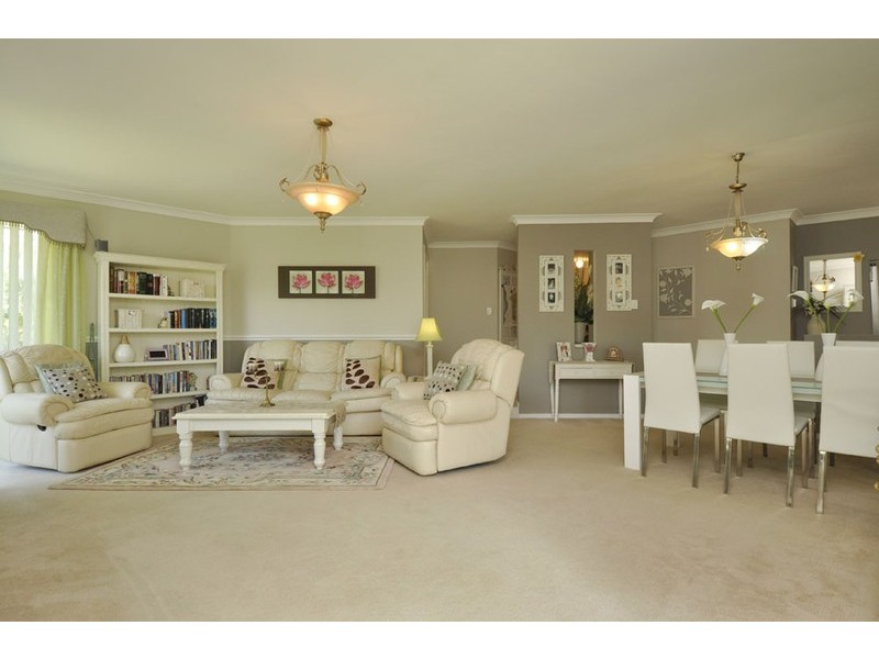 16 Bendigo Crescent, Tallai QLD 4213