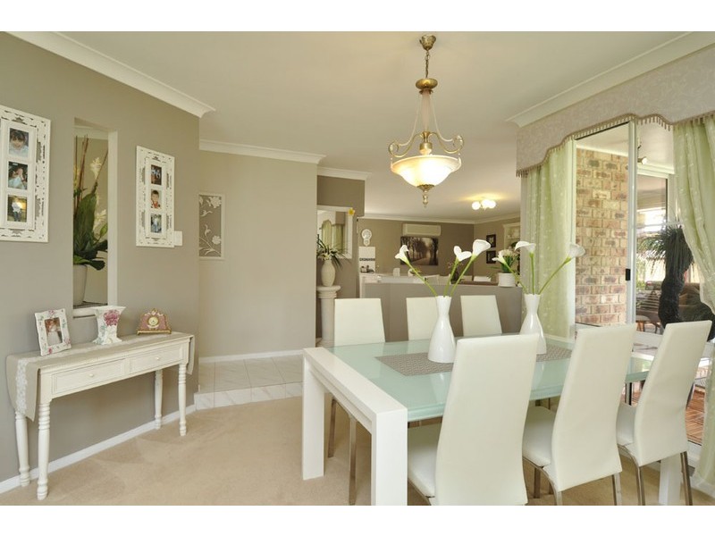 16 Bendigo Crescent, Tallai QLD 4213