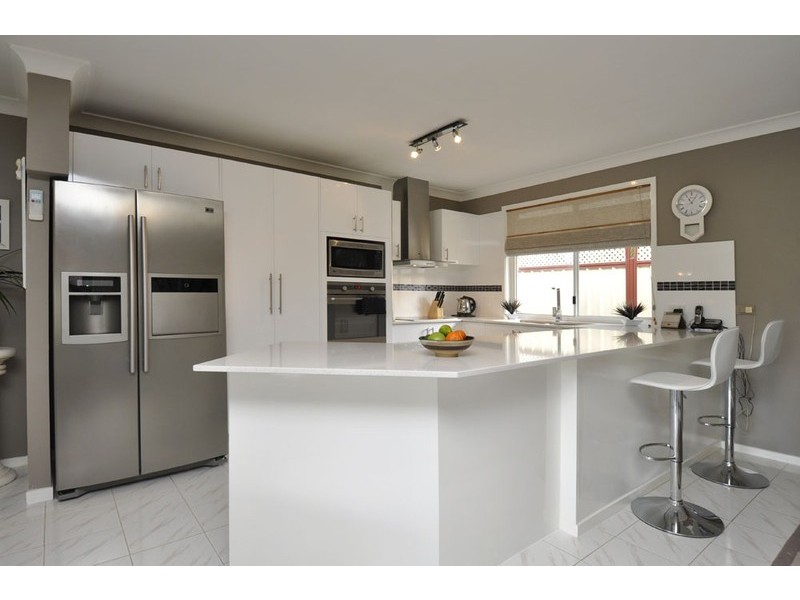 16 Bendigo Crescent, Tallai QLD 4213