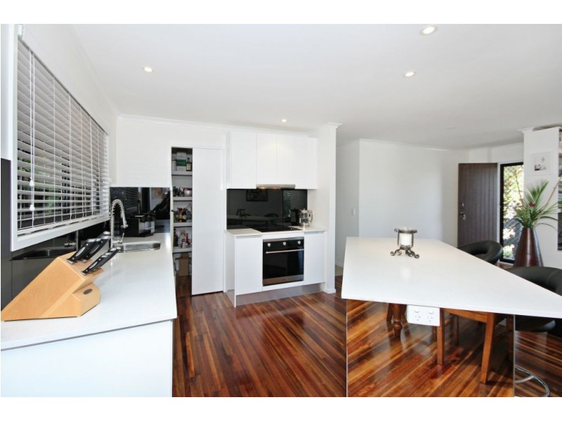 8 Satellite Court, Mudgeeraba QLD 4213