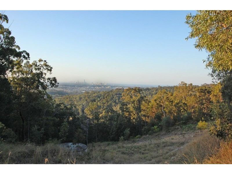 352 Chesterfield Drive, Bonogin QLD 4213