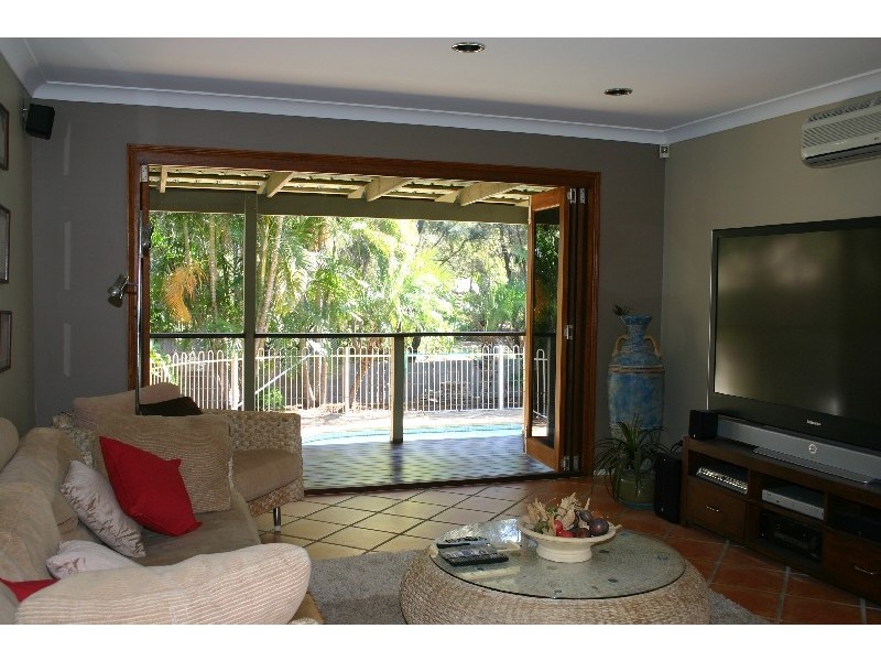 4 Strathmore Court, Robina QLD 4226