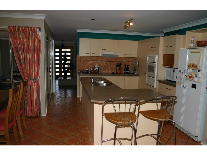 4 Strathmore Court, Robina QLD 4226