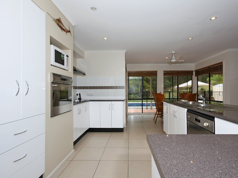 9 Gleneagle Court, Bonogin QLD 4213