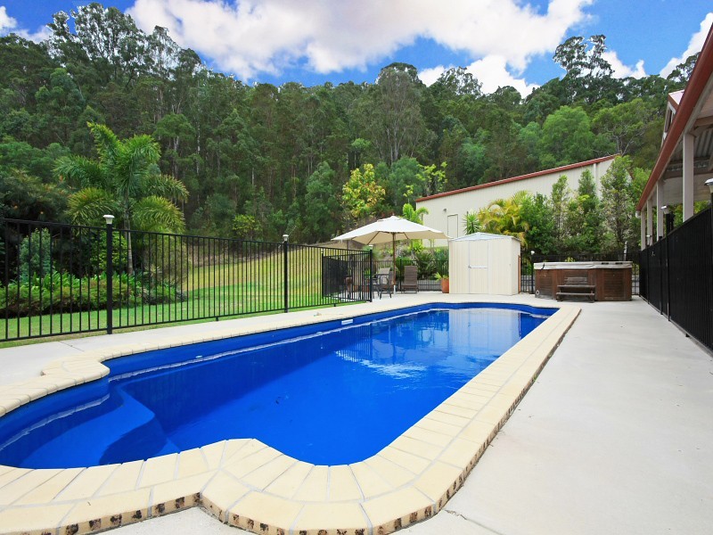 9 Gleneagle Court, Bonogin QLD 4213