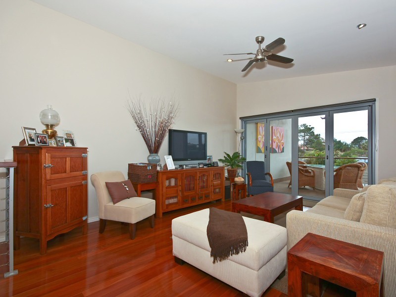 1/22 NUNDAH AVE, Miami QLD 4220