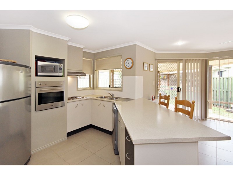 38 Dowson Esplanade, Mudgeeraba QLD 4213