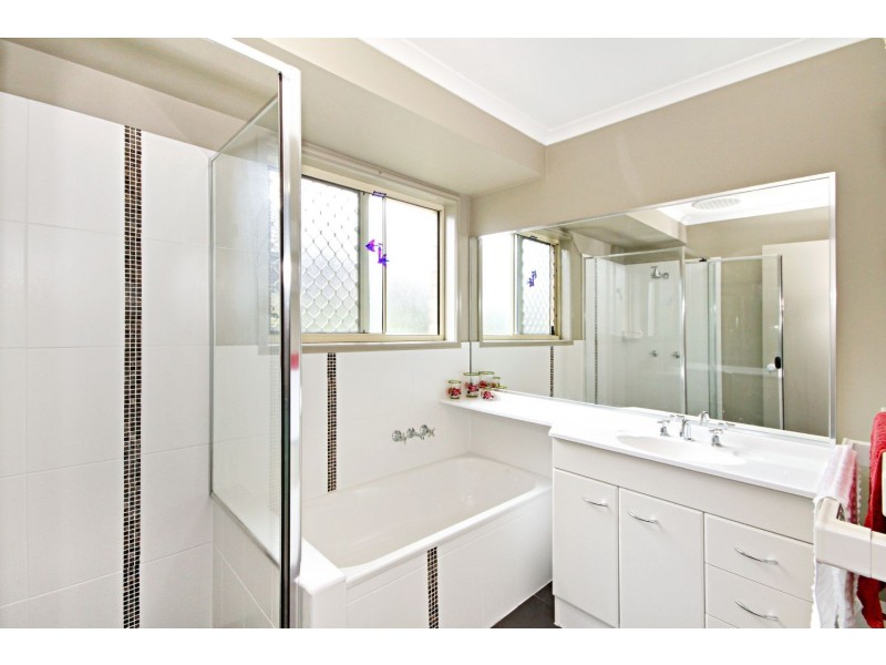 38 Dowson Esplanade, Mudgeeraba QLD 4213