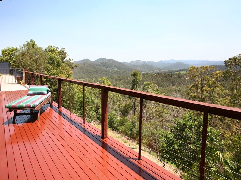 52 Saunders Drive, Bonogin QLD 4213