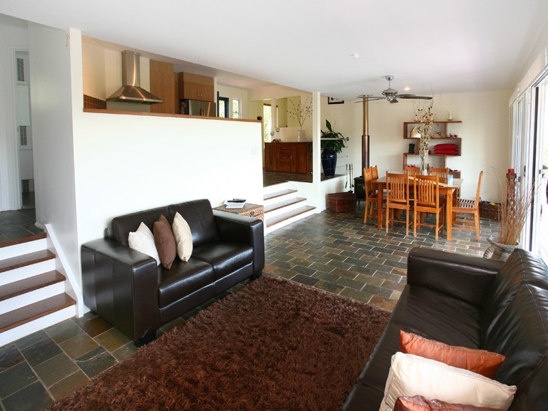 52 Saunders Drive, Bonogin QLD 4213