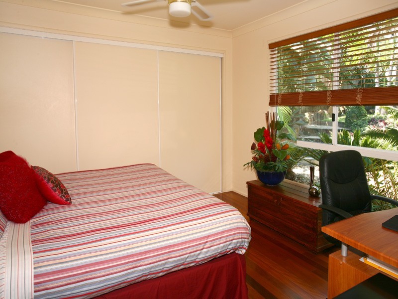 52 Saunders Drive, Bonogin QLD 4213