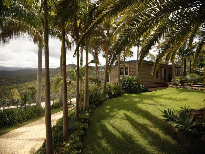 52 Saunders Drive, Bonogin QLD 4213