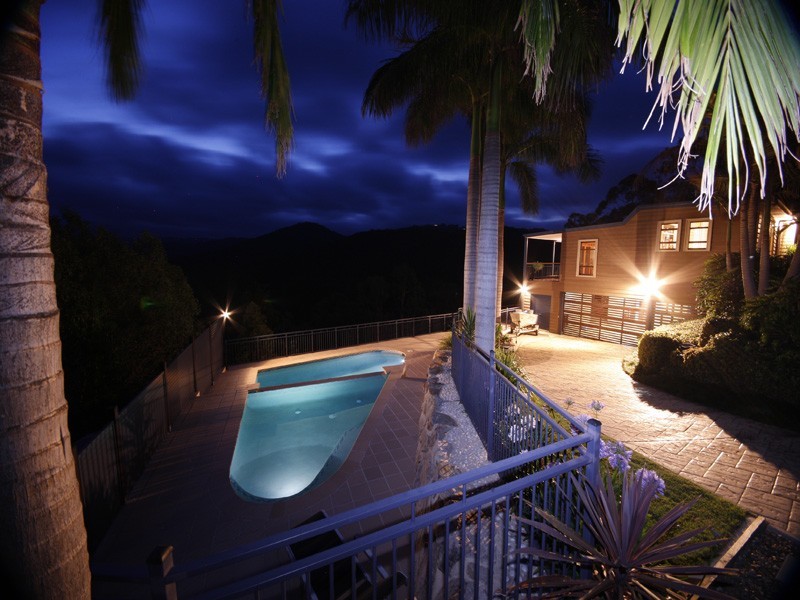 52 Saunders Drive, Bonogin QLD 4213