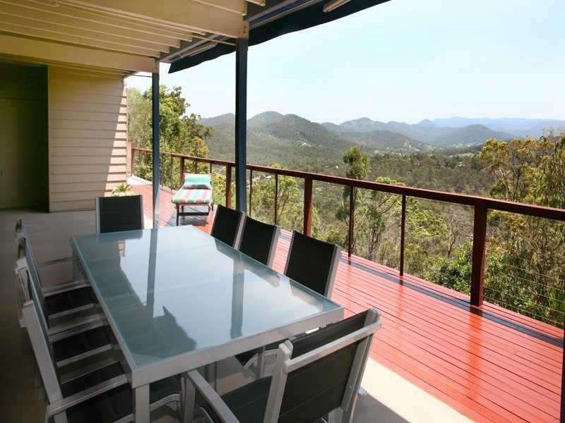 52 Saunders Drive, Bonogin QLD 4213