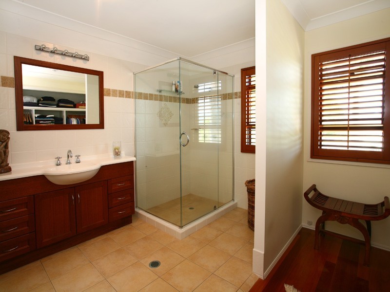 52 Saunders Drive, Bonogin QLD 4213