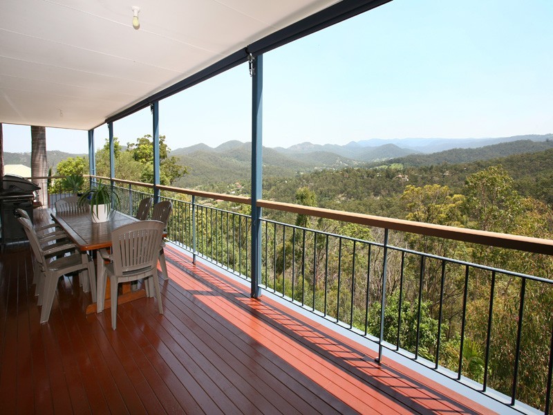 52 Saunders Drive, Bonogin QLD 4213