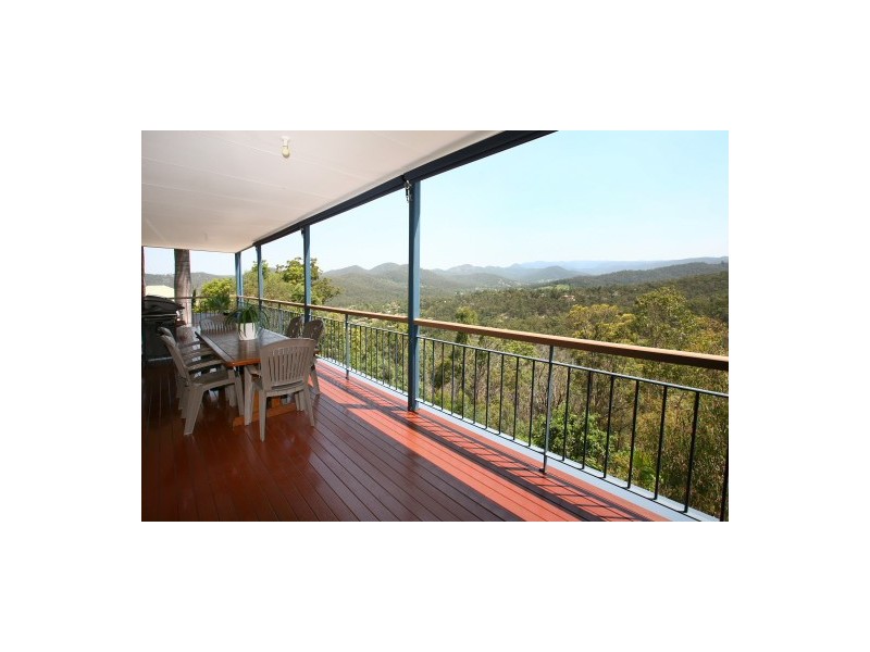 52 Saunders Drive, Bonogin QLD 4213