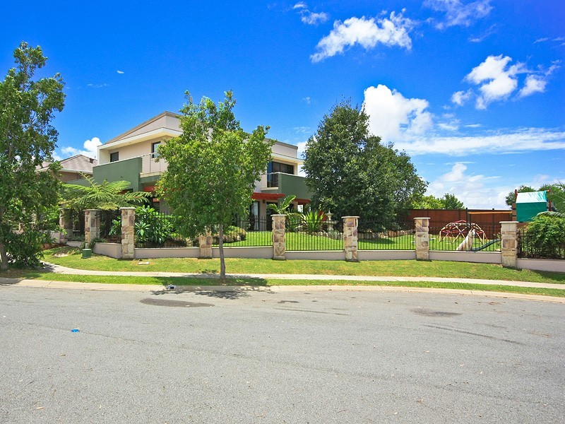 14 Avellino Drive, Varsity Lakes QLD 4227
