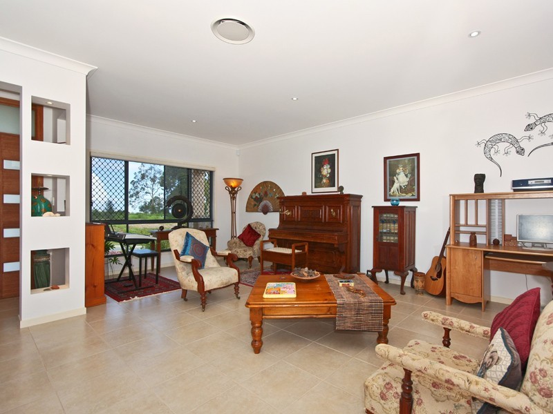 8 John Francis Drive, Carrara QLD 4211