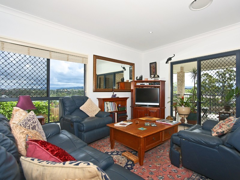 8 John Francis Drive, Carrara QLD 4211