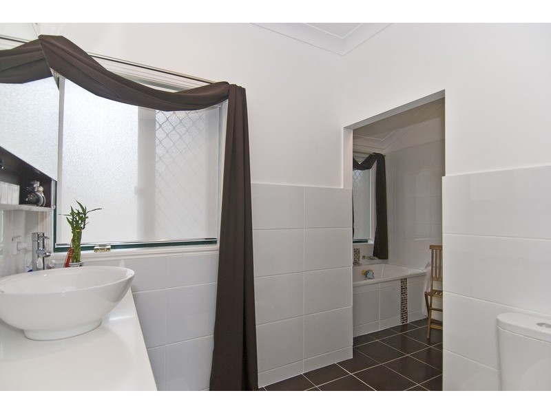 96 Strawberry Road, Mudgeeraba QLD 4213