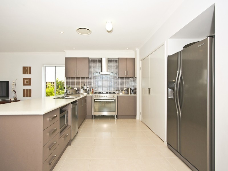 14 Bishopwood Ct, Upper Coomera QLD 4209