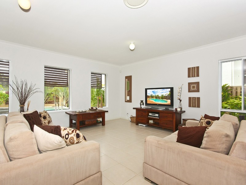 14 Bishopwood Ct, Upper Coomera QLD 4209