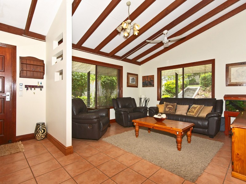 8 Sun Ct, Mudgeeraba QLD 4213